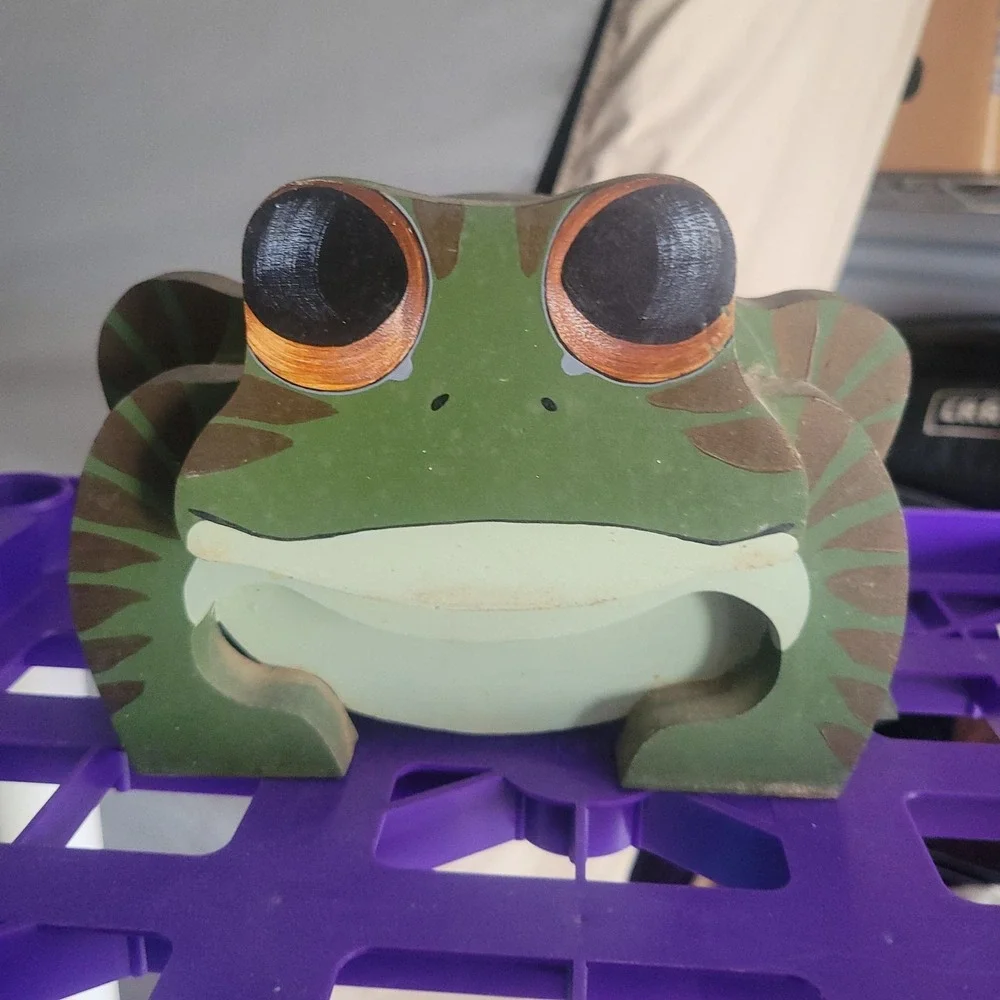 Vintage Handmade Wooden Slab Frog Decoration Collectable